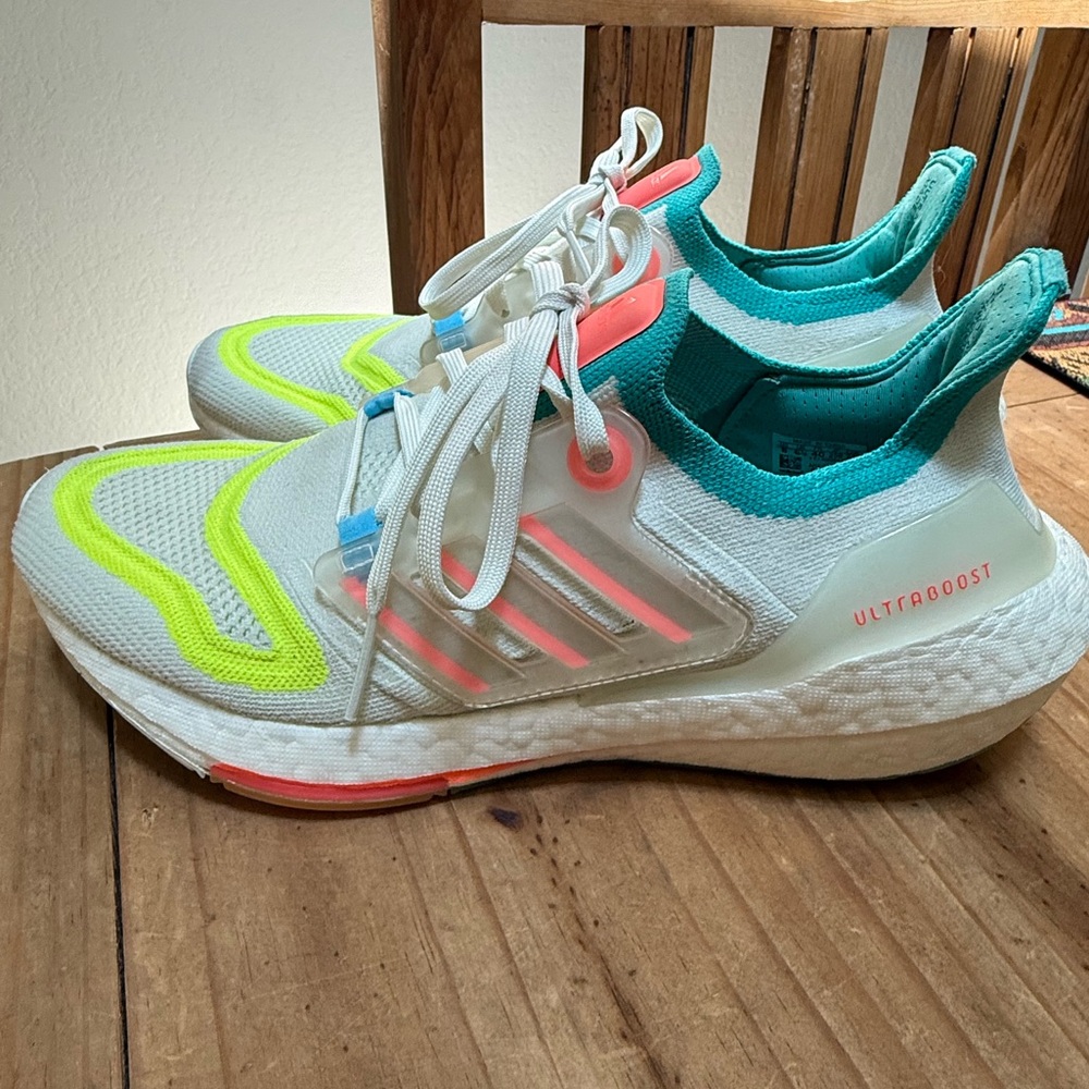 Adidas Ultraboost 22 Women's Shoes - White and Neon